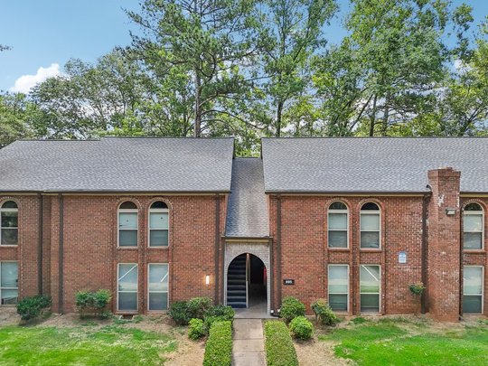 exterior view at Avondale Village located in Decatur, GA